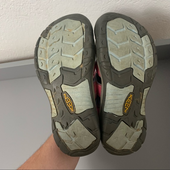 Keen Slip On Hiking Walking Shoes Size 5 - Picture 5 of 7